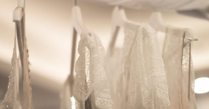 How Do I Wear a Vintage Dress Without Wrecking It? How Do I Wear a Vintage Dress Without Wrecking It?
